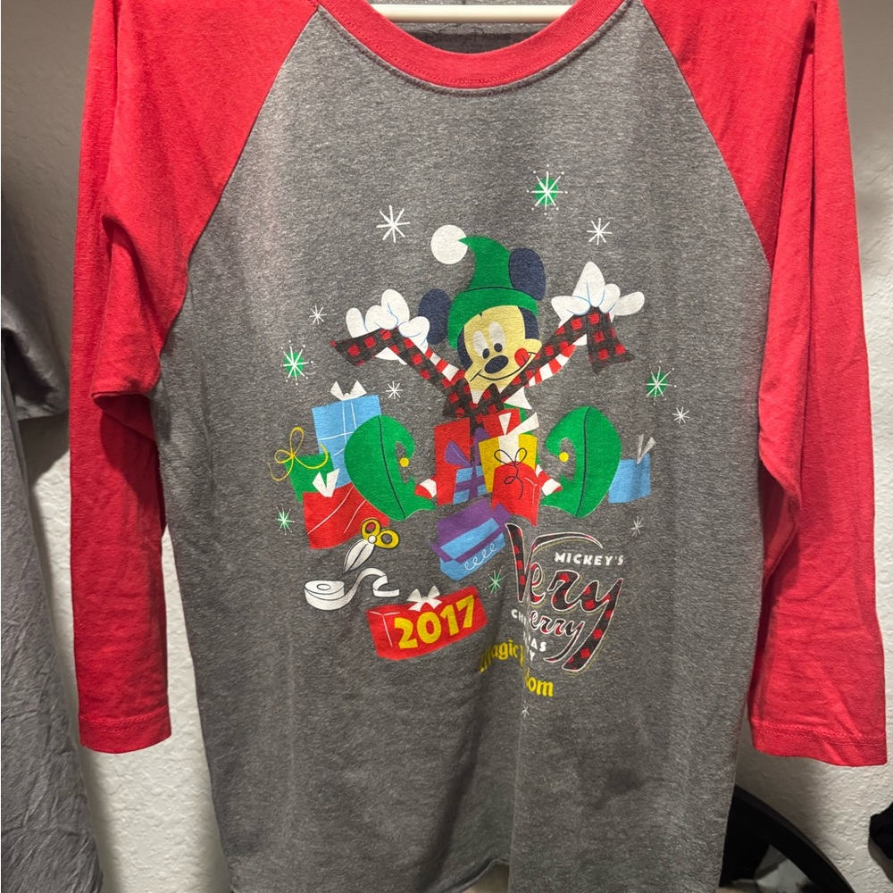 Disney Parks Mickeys Very Merry Christmas Party Shirt Baseball 2017 Medium